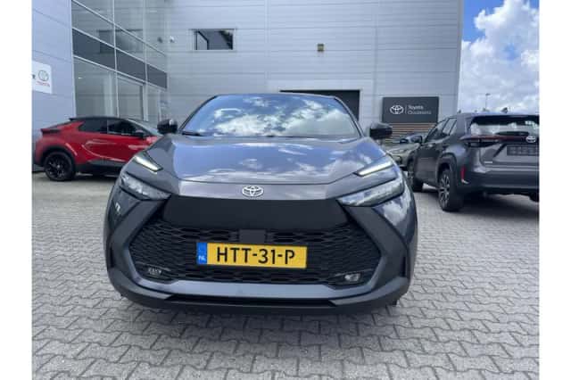 Toyota C-HR (2025) thumbnail 3