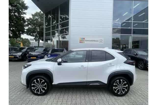 Toyota Yaris Cross (2022) thumbnail 2