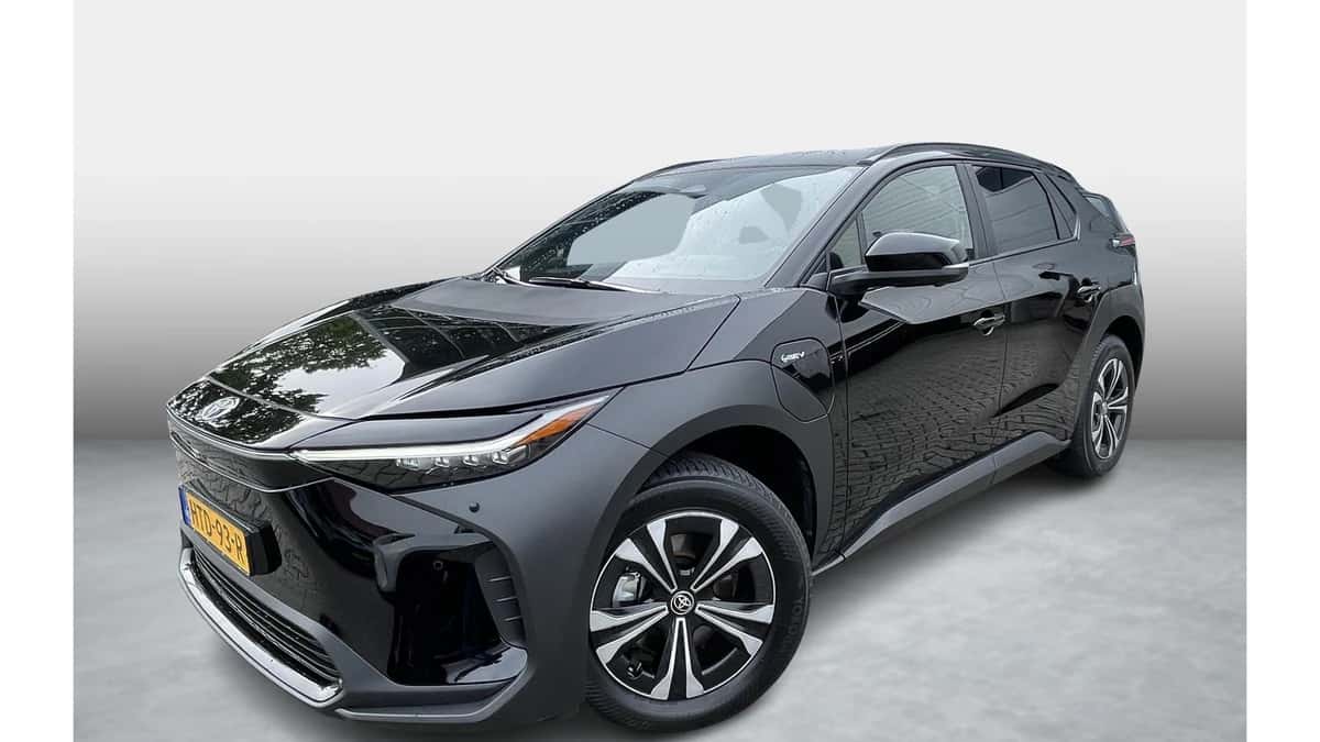 Toyota bZ4X (2025) — foto 1