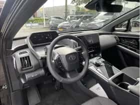 Toyota bZ4X (2025) thumbnail 6