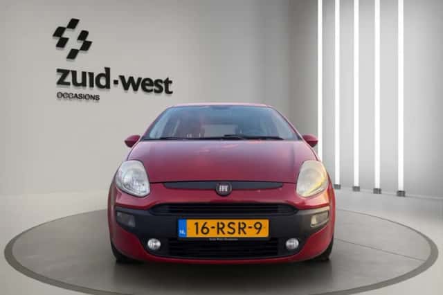 Fiat Punto (2011) thumbnail 2
