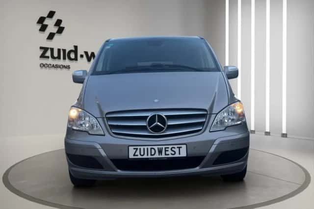 Mercedes-Benz Viano (2013) thumbnail 2