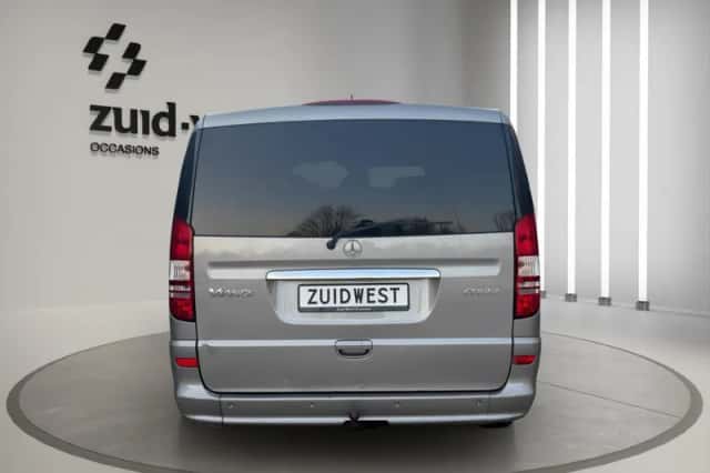 Mercedes-Benz Viano (2013) thumbnail 5