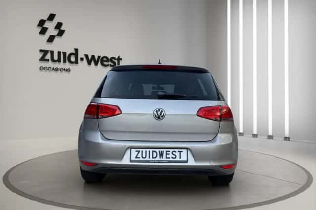 Volkswagen Golf (2015) thumbnail 4
