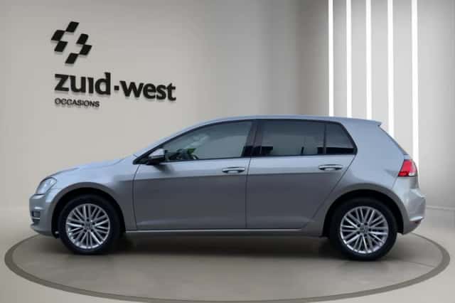 Volkswagen Golf (2015) thumbnail 5