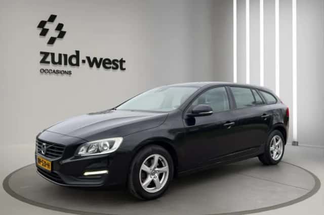 Volvo V60 (2016) thumbnail 3