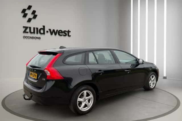 Volvo V60 (2016) thumbnail 4