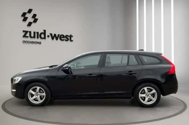 Volvo V60 (2016) thumbnail 6
