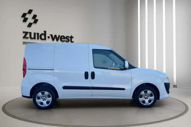 Fiat Doblo (2014) thumbnail 2