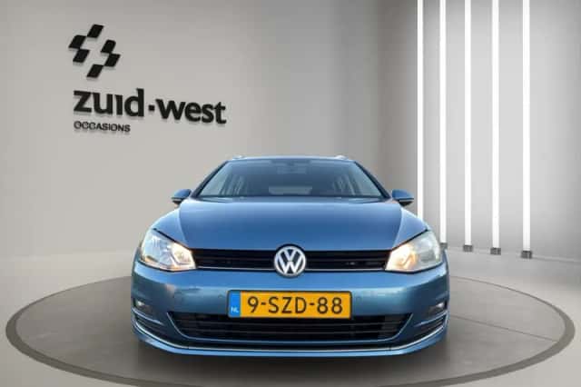 Volkswagen Golf (2014) thumbnail 2