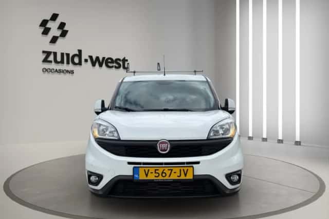 Fiat Doblo (2017) thumbnail 2