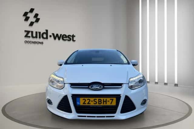 Ford Focus (2011) thumbnail 2