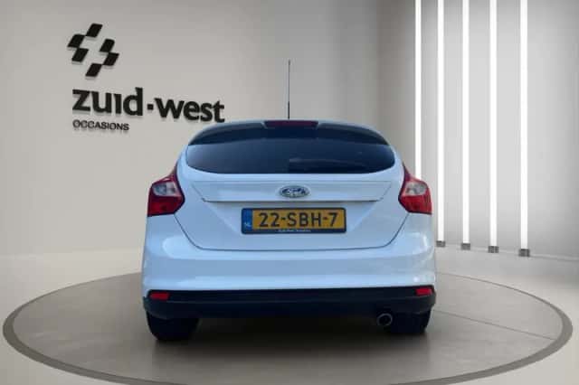 Ford Focus (2011) thumbnail 4