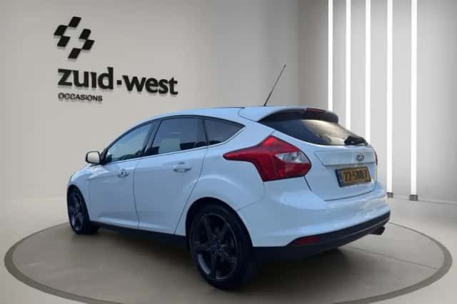 Ford Focus (2011) thumbnail 6