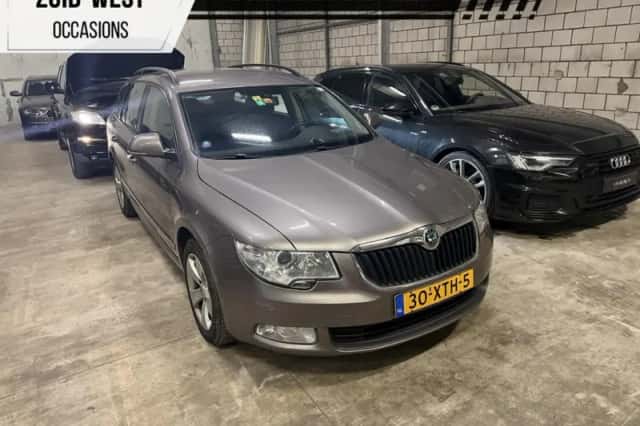 Škoda Superb (2012) thumbnail 1