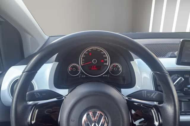 Volkswagen Up (2012) thumbnail 4