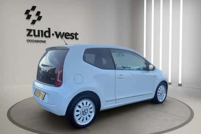 Volkswagen Up (2012) thumbnail 5