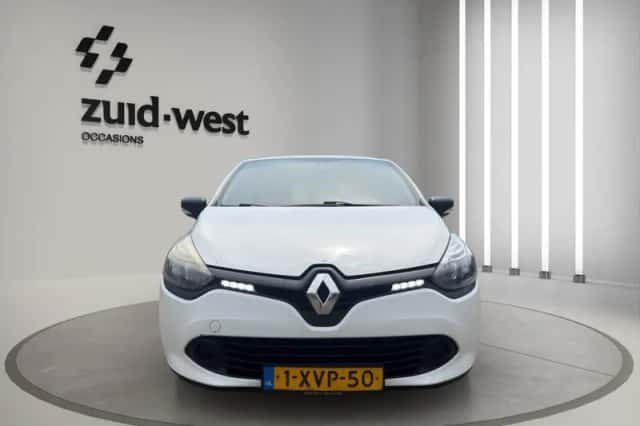 Renault Clio (2014) thumbnail 2