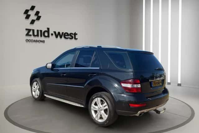 Mercedes-Benz ML-Klasse (2010) thumbnail 4