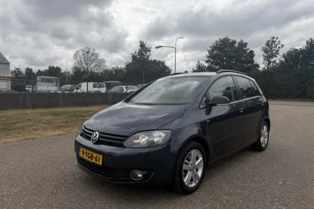 Volkswagen Golf (2013) thumbnail 2