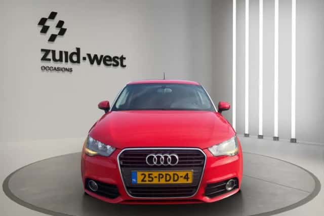Audi A1 (2011) thumbnail 2