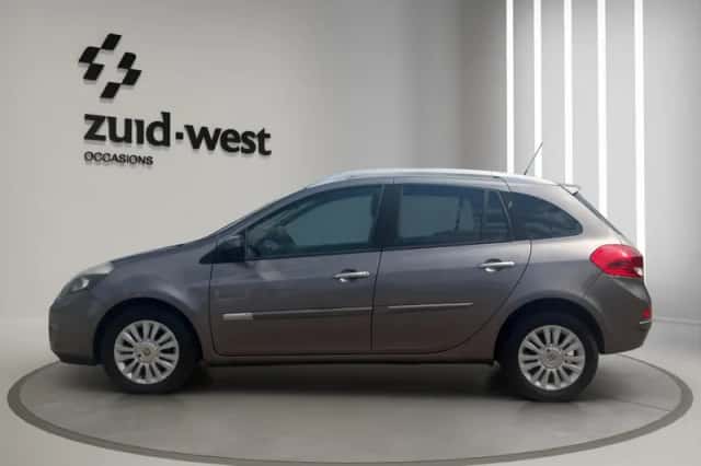 Renault Clio (2011) thumbnail 4