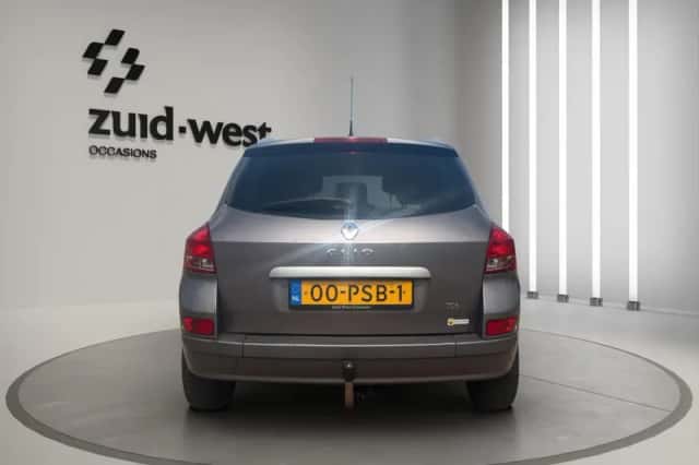 Renault Clio (2011) thumbnail 6