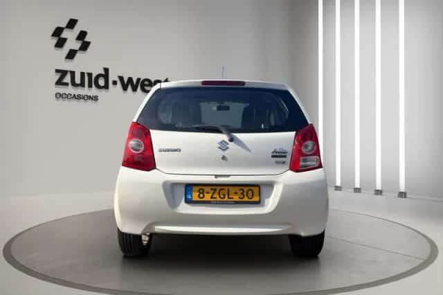 Suzuki Alto (2015) thumbnail 5