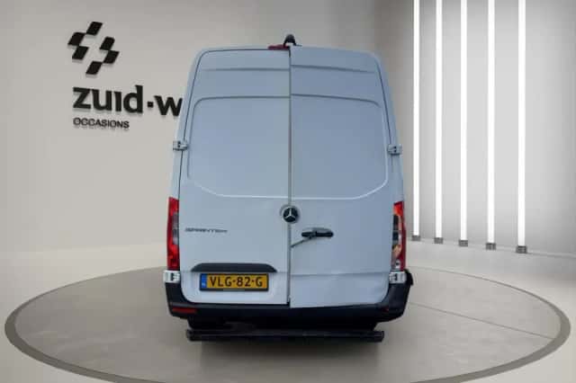 Mercedes-Benz Sprinter (2021) thumbnail 4