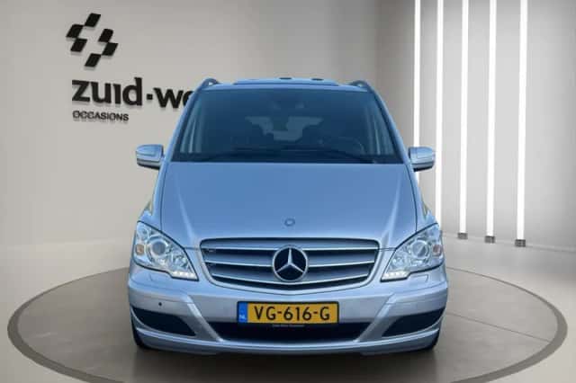 Mercedes-Benz Viano (2012) thumbnail 2