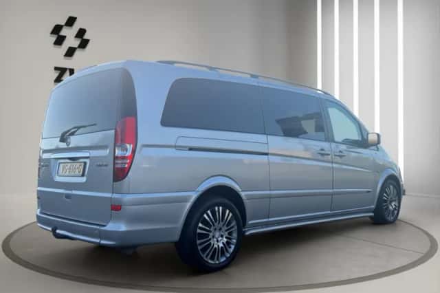 Mercedes-Benz Viano (2012) thumbnail 5