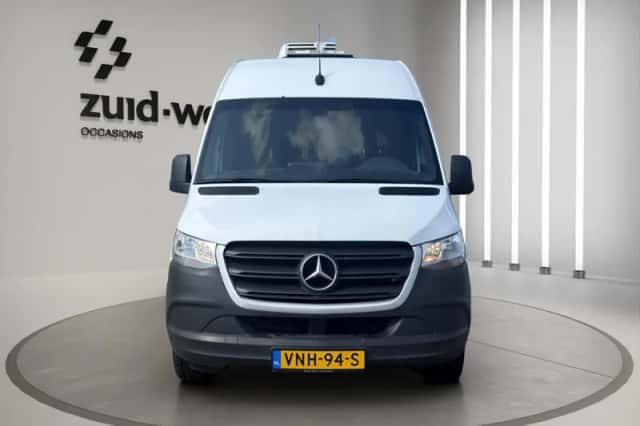 Mercedes-Benz Sprinter (2021) thumbnail 2