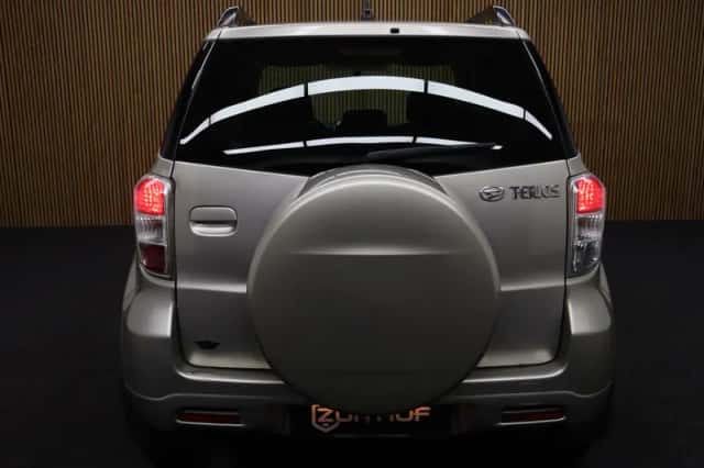 Daihatsu Terios (2011) thumbnail 5