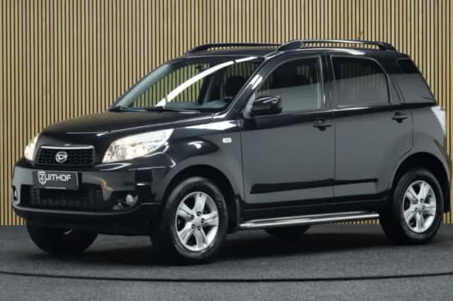 Daihatsu Terios (2010) thumbnail 1