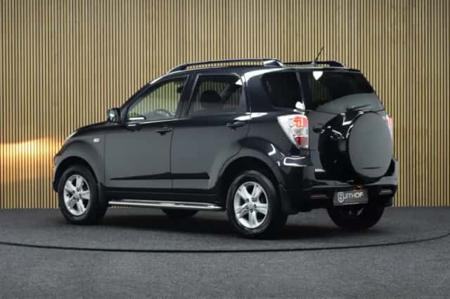 Daihatsu Terios (2010) thumbnail 4
