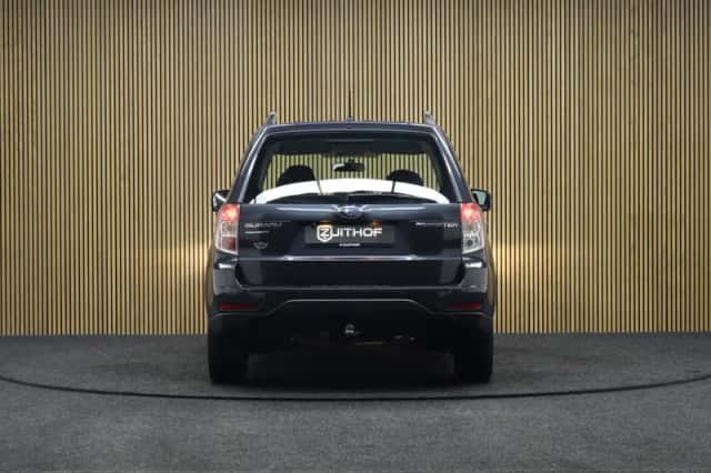 Subaru Forester (2012) thumbnail 5