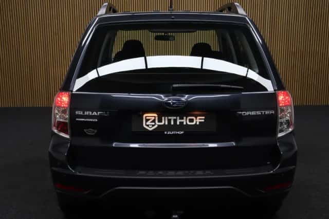 Subaru Forester (2012) thumbnail 6