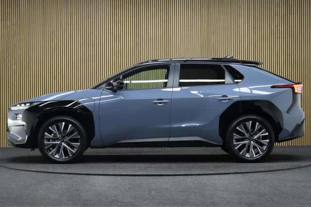 Subaru Solterra (2026) thumbnail 3