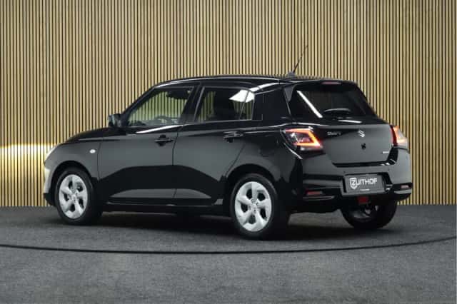 Suzuki Swift (2025) thumbnail 4