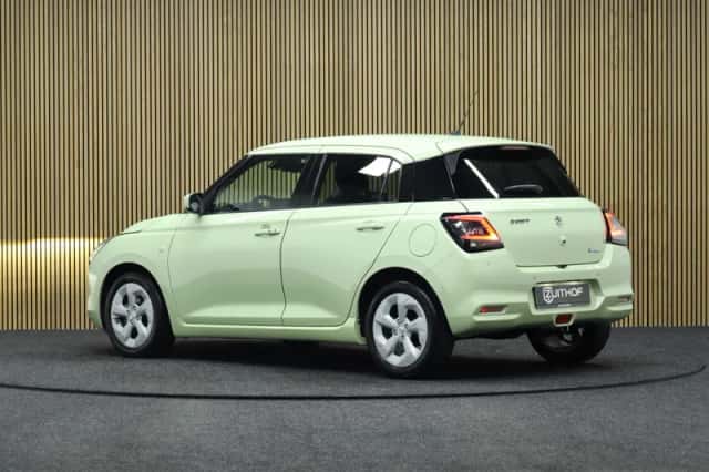 Suzuki Swift (2025) thumbnail 4