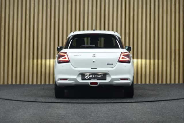 Suzuki Swift (2025) thumbnail 5