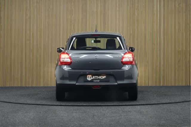 Suzuki Swift (2018) thumbnail 4