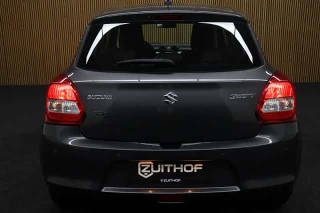 Suzuki Swift (2018) thumbnail 5