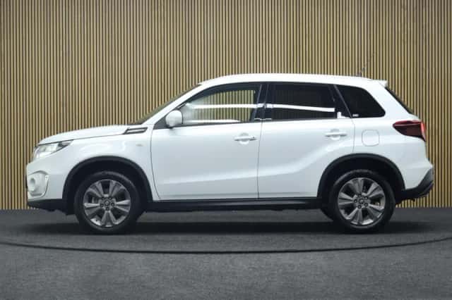Suzuki Vitara (2023) thumbnail 2