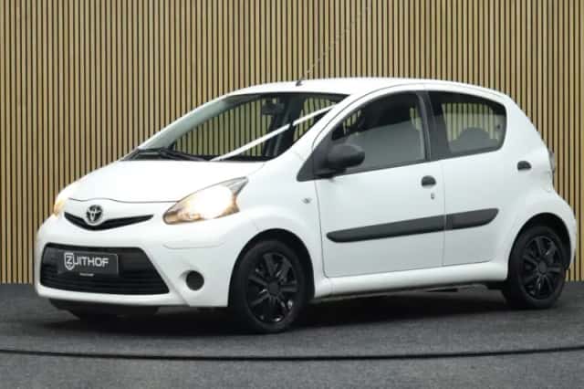 Toyota Aygo (2013) thumbnail 1