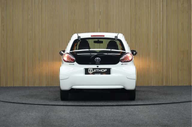 Toyota Aygo (2013) thumbnail 5