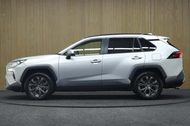 Toyota RAV4 (2023) thumbnail 2