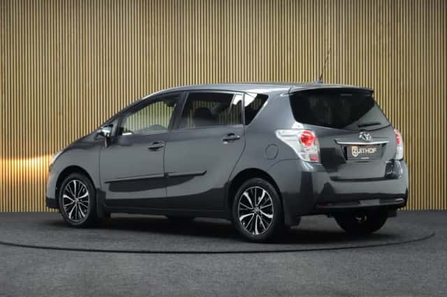 Toyota Verso (2017) thumbnail 4