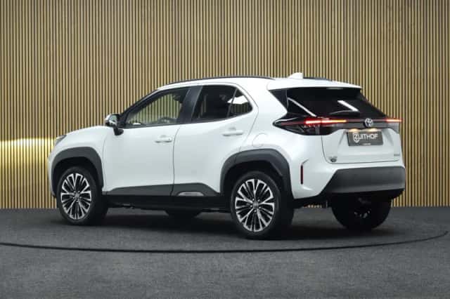Toyota Yaris Cross (2023) thumbnail 3