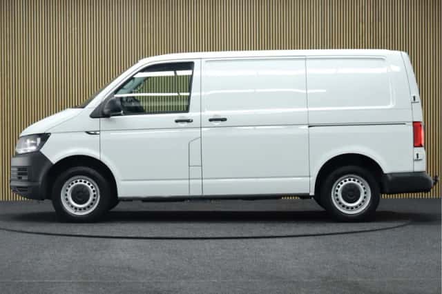Volkswagen Transporter (2019) thumbnail 3